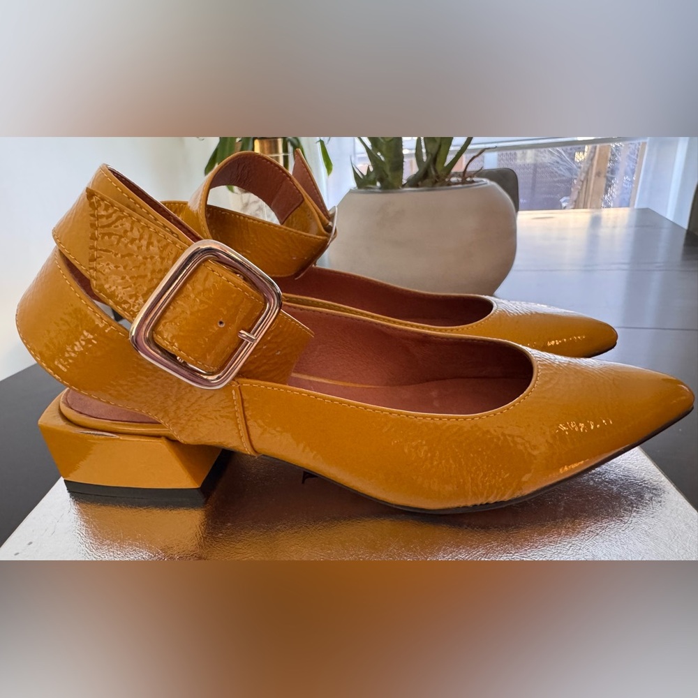 Intervalle shoes Chic Mustard Yellow Women's Flats